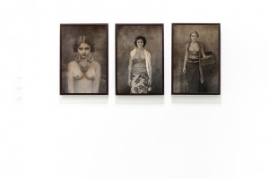 From left to right: Agan Harahap, Miss Toedjillah (Meisjes Uit Indonesië), Miss Ratmi (Meisjes Uit Indonesië), Miss Djoeminten (Meisjes Uit Indonesië), 2018, archival pigment print on paper, 60 x 40 cm, edition 1 of 3 + 1 AP