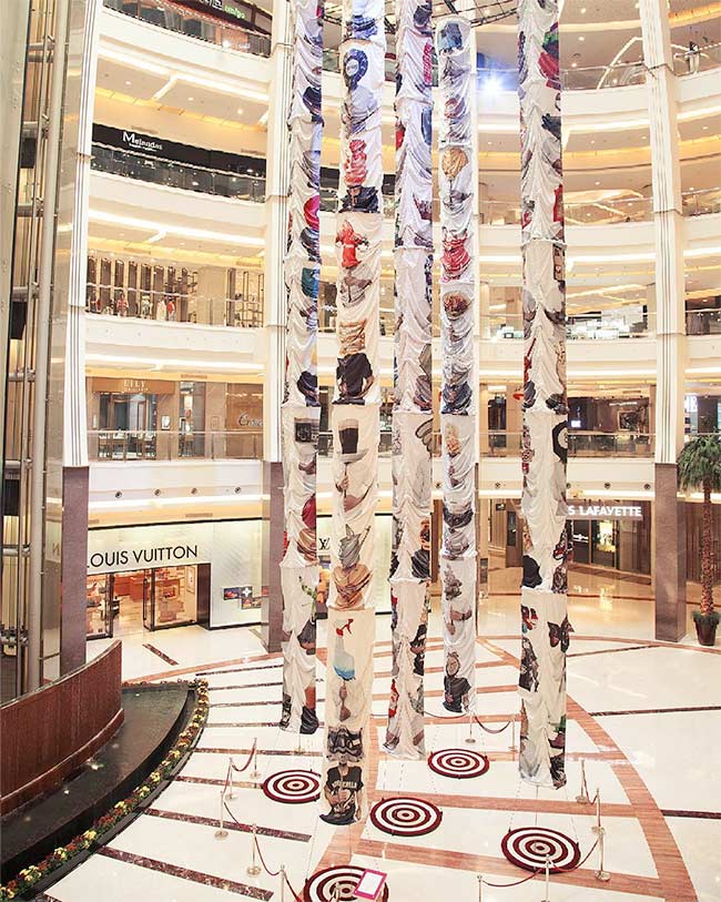 Karya Instalasi indieguerillas di Pacific Place Jakarta, Harper's Bazaar