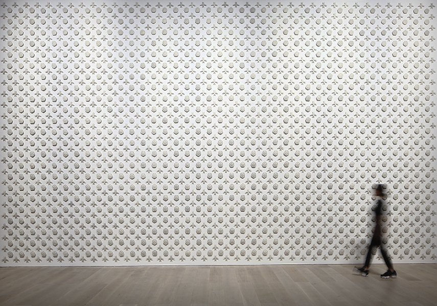 Albert+Yonathan+Setyawan,+‘Helios’,+2017,+ceramic,+900+x+500cm+(2,002+pieces),+dimensions+variable.+Exhibition+view+at+Mori+Art+Museum.+Photo+by+Kiozu+Keizo (1)