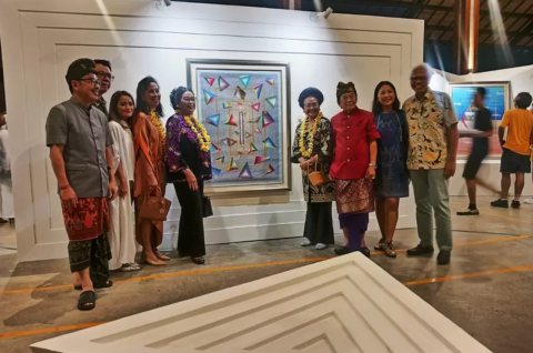 ‘The Mystery of Flying Triangle’ Made Wianta Hadir di Locca Sea House Jimbaran Bali | baliwara.com